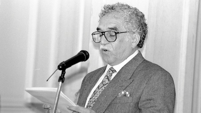 Foto principal del artículo 'La historia sorprendente de Guillermo ‘el Mago’ Dávila y el periódico más pequeño del mundo'