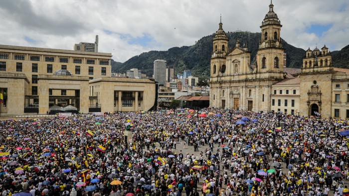 Foto principal del artículo 'Democracia y emociones' · Foto: Colprensa/Prensa/Redes sociales