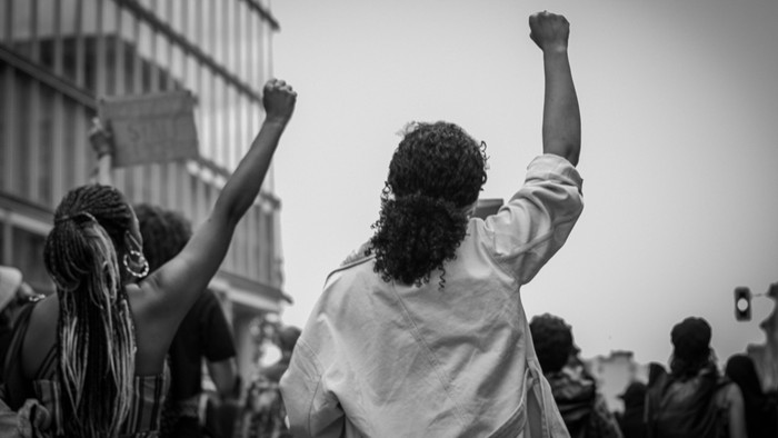 Foto principal del artículo 'Apoyo popular y democracia: ¿crisis o transformación política?' · Foto: Freepik