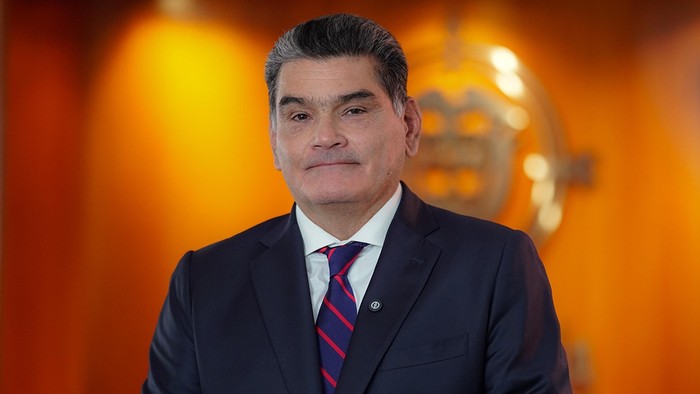 "Nunca había estado la democracia tan en peligro como ahora; por eso nos hemos unido", aseguró el procurador Gregorio Eljach en entrevista con Patricia Lara. FOTO: Procuraduría.