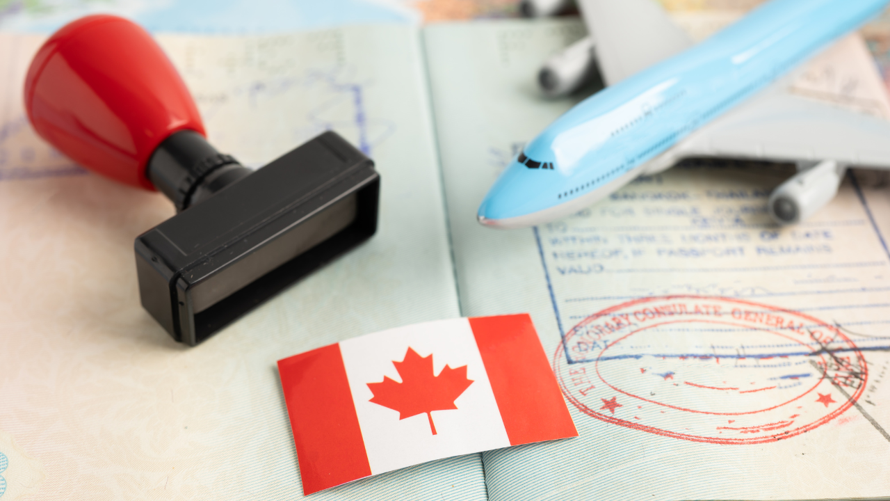 Visa canadiense. Crédito: Freepik.