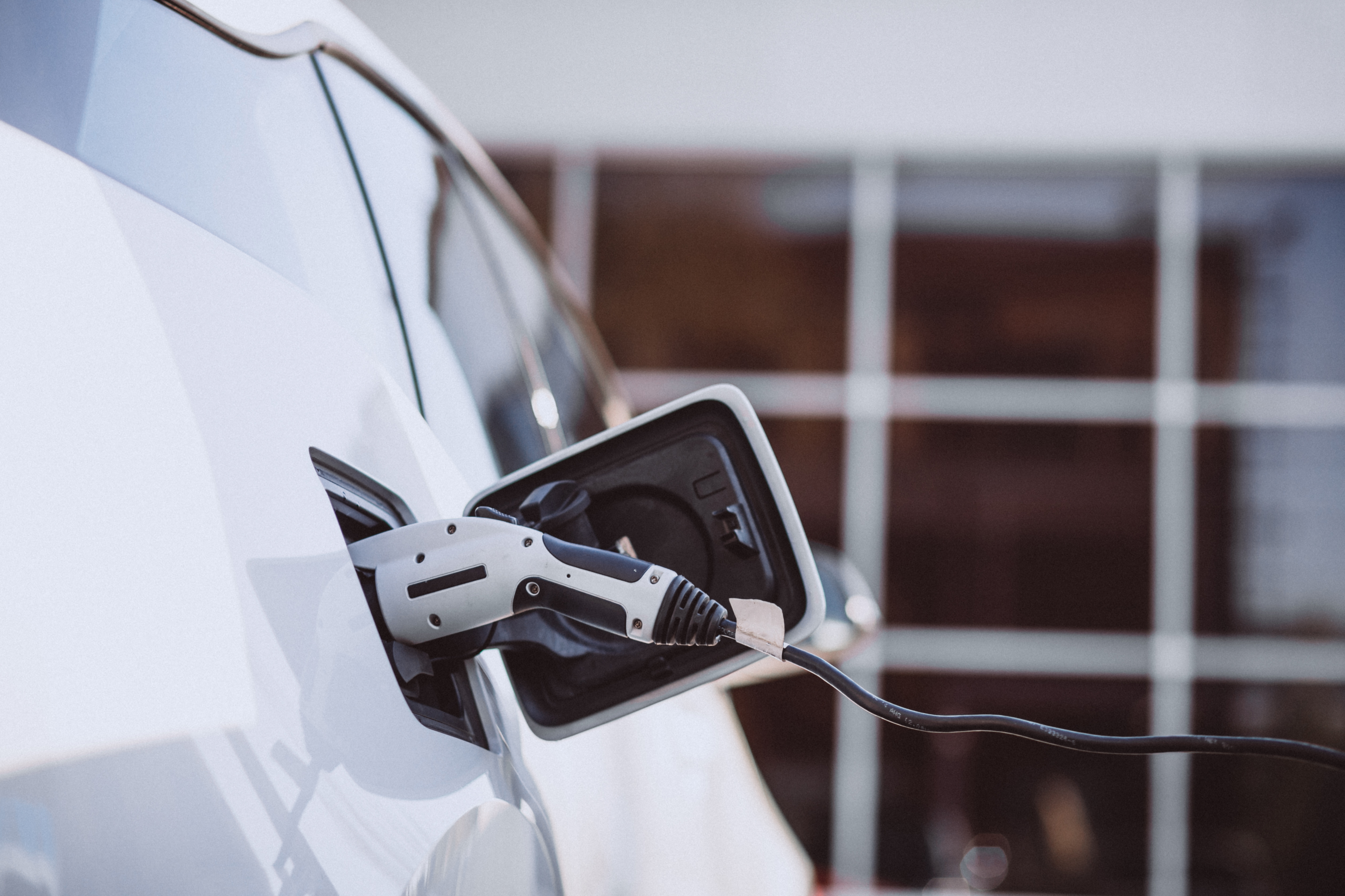 Foto principal del artículo 'De la gasolina a la energía limpia: Colombia acelera hacia la movilidad eléctrica'