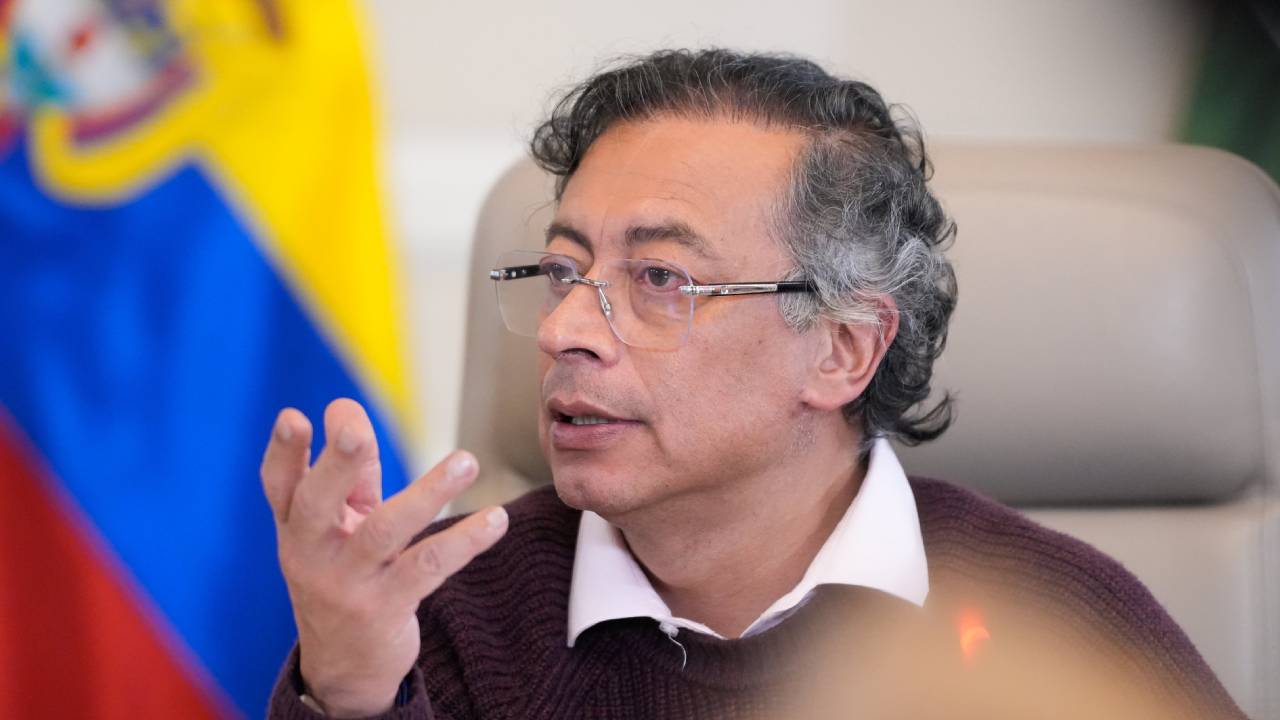 El presidente Gustavo Petro durante el anuncio de su propuesta de tratado regional para vigilar el Pacífico. Crédito: Presidencia - Andrea Puentes