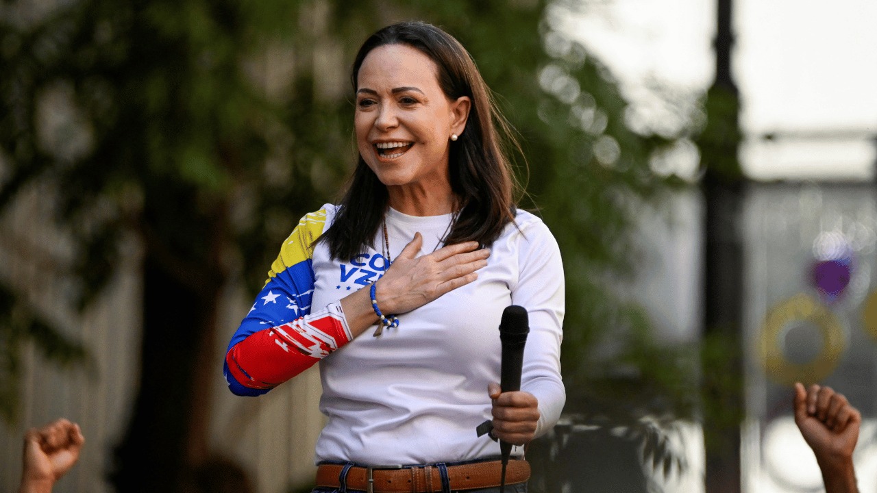 Maria Corina Machado durante un acto público en Venezuela. Foto: REUTERS/Maxwell Briceno