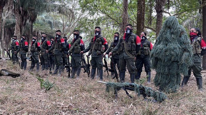 ELN realizó un paro armado por 72 horas que mantuvo paralizadas las actividades en 10 departamentos del país. · Foto: José Ricardo Báez - CAMBIO