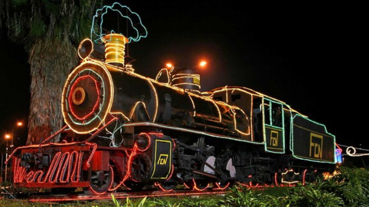 Tren de la Sabana iluminado para la navidad | Crédito: Colprensa