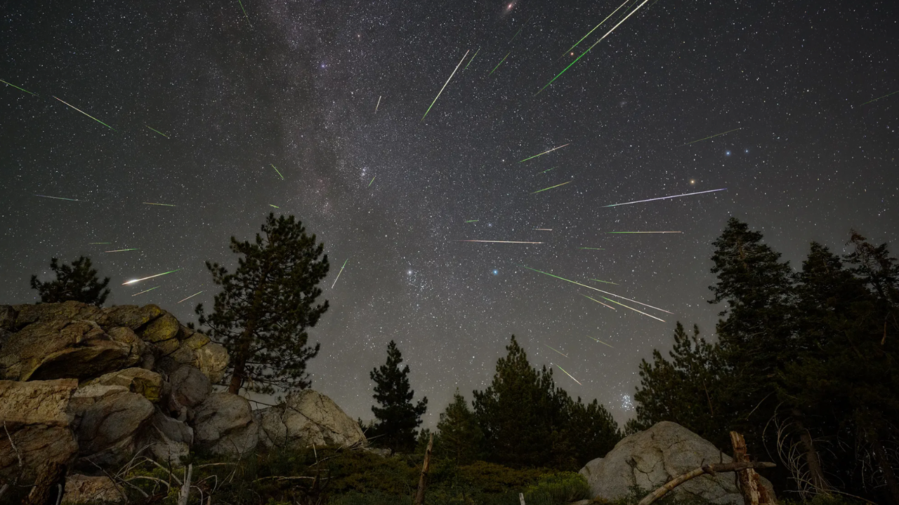 La lluvia de meteoros de las Perseidas en agosto | Crédito: NASA/ Preston Dyches