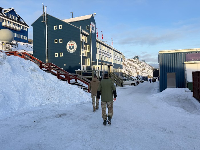 En la foto: El Comando Ártico, una unidad de las Fuerzas Armadas Danesas con base en Nuuk la capital de Groenlandia .