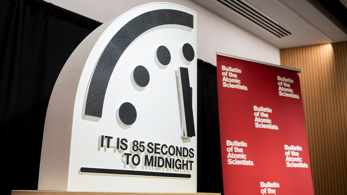 Científicos adelantan el Reloj del Apocalipsis por riesgos nucleares, climáticos y tecnológicos · Foto: Bulletin of the Atomic Scientists