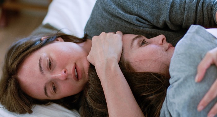 Renate Reinsve e Inga Ibsdotter Lilleaas en 'Valor sentimental'. · Foto: Kasper Tuxen