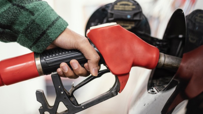 La gasolina en Colombia se ubica por encima del precio internacional actualmente. Crédito imagen: Freepik.